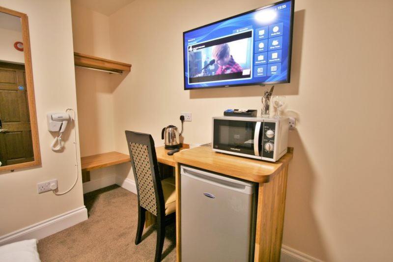 Central Studios Gloucester Place By Roomsbooked 切尔滕纳姆 外观 照片