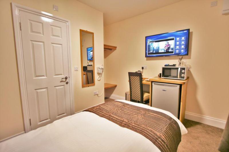 Central Studios Gloucester Place By Roomsbooked 切尔滕纳姆 外观 照片