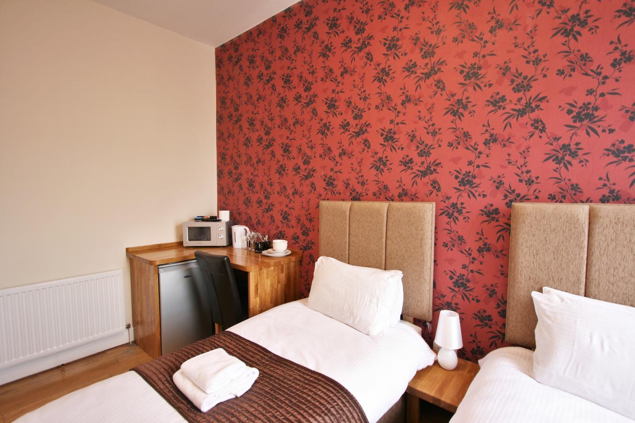 Central Studios Gloucester Place By Roomsbooked 切尔滕纳姆 外观 照片